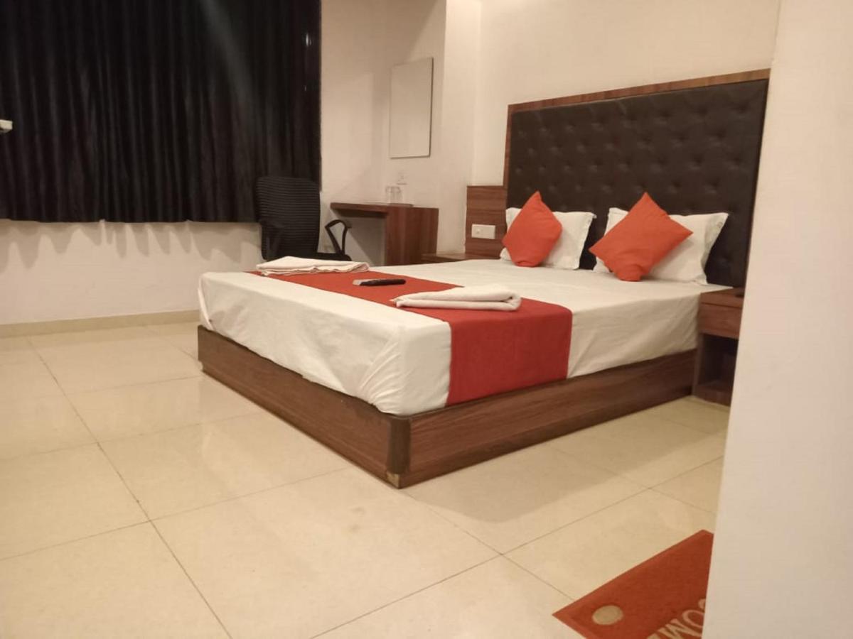 Hotel Sai Deep Lodging By Wb Inn Navi Mumbai Exterior foto